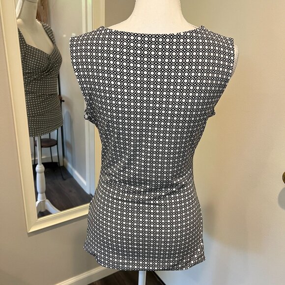 WHBM Black & White layered front Geometric Sleeveless Lined Top, Size Medium - Picture 11 of 15
